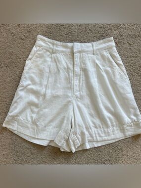 Abercrombie & Fitch White Tailored Linen Short